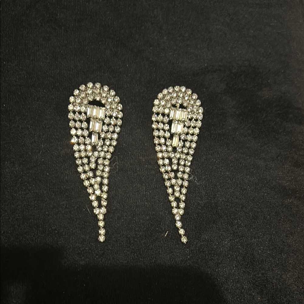 Elegant Silver Crystal Drop Earrings